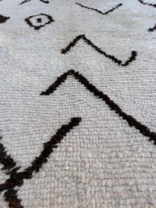 Black and white berber rug - Image 2